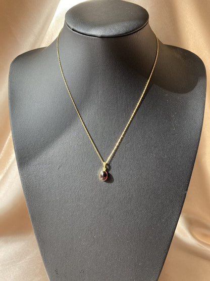 Lal Taşı (Garnet) Minimal Gold Kolye