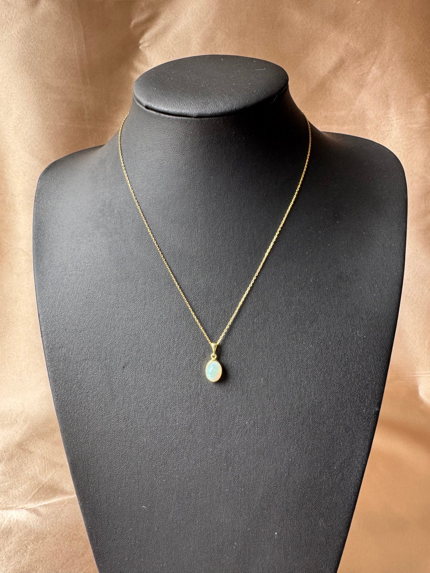 Opal Minimal Gold Kolye